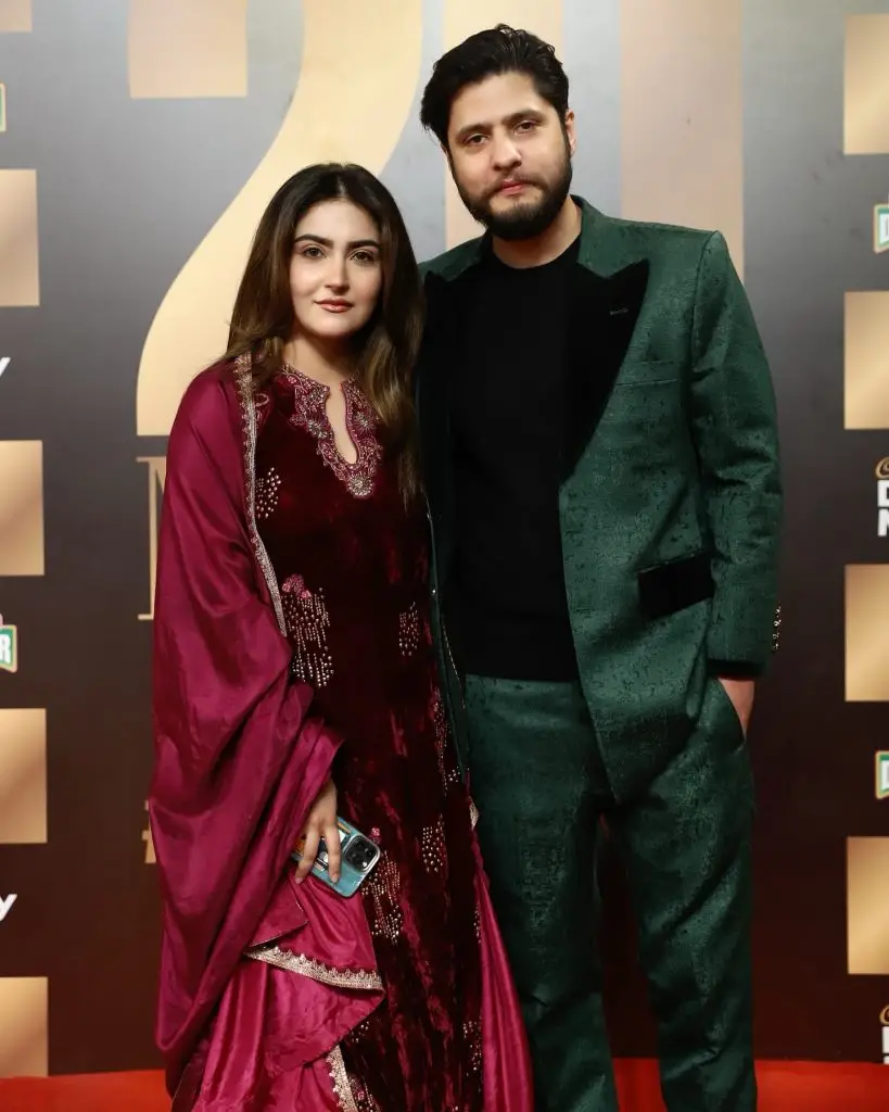 Pakistani Celebrity Couples Who Fell In Love On Set