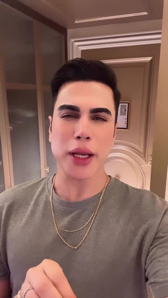 Ken Doll Defends Hania Aamir
