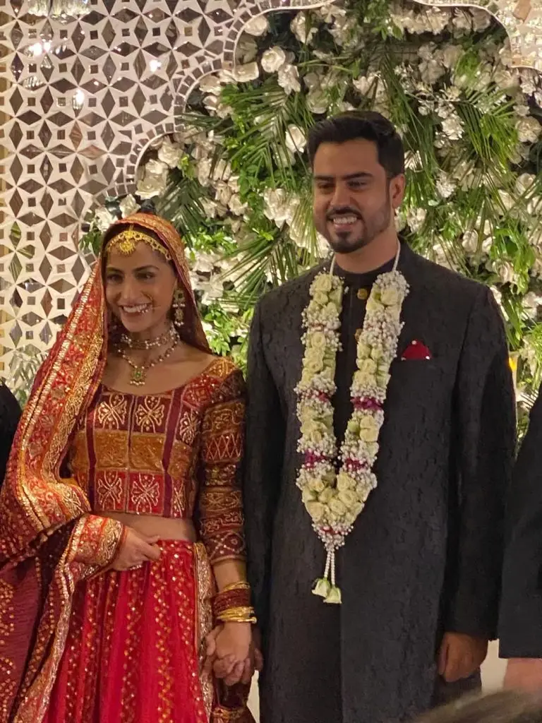 Jhol Singer Maanu Ties The Knot