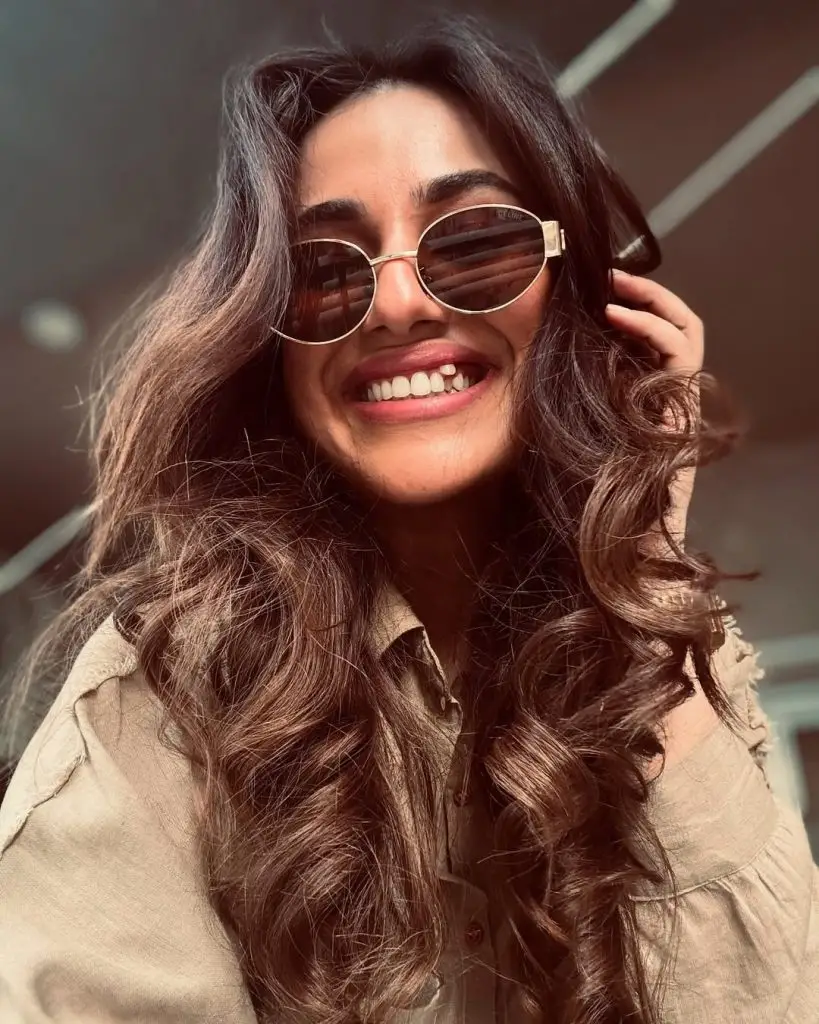 Maham Aamir Responds To Criticism On Her Teeth