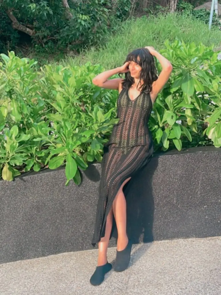 Mamya Shajaffar’s Bold Vacation Look Raises Eyebrows
