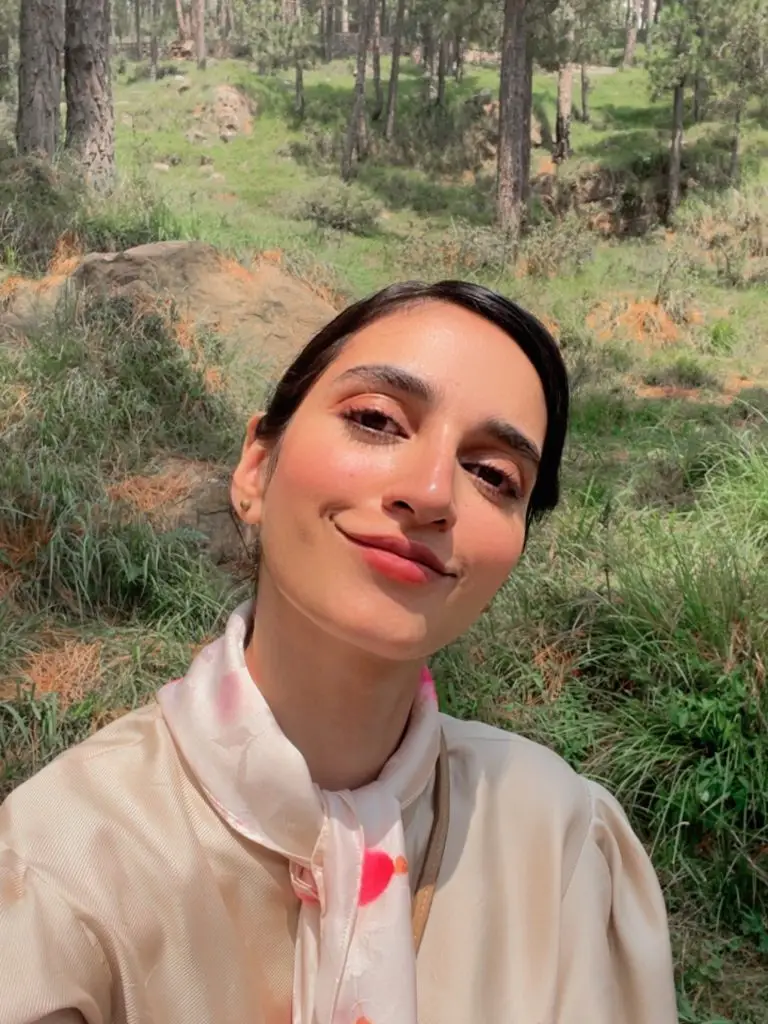 Mamya Shajaffar’s Bold Vacation Look Raises Eyebrows