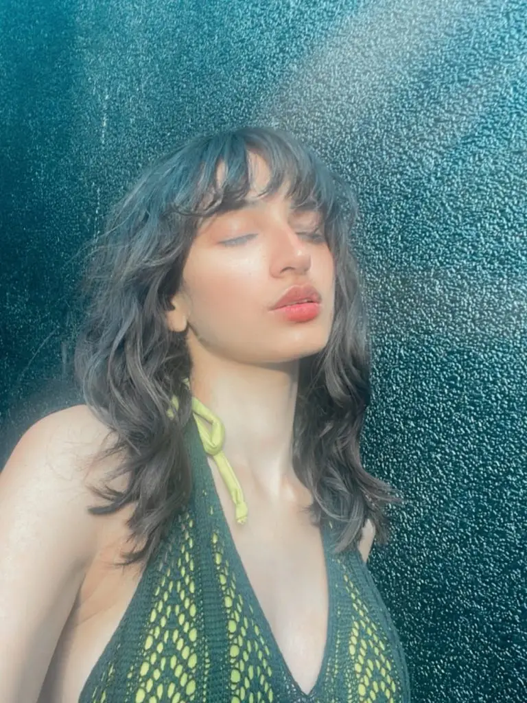 Mamya Shajaffar’s Bold Vacation Look Raises Eyebrows