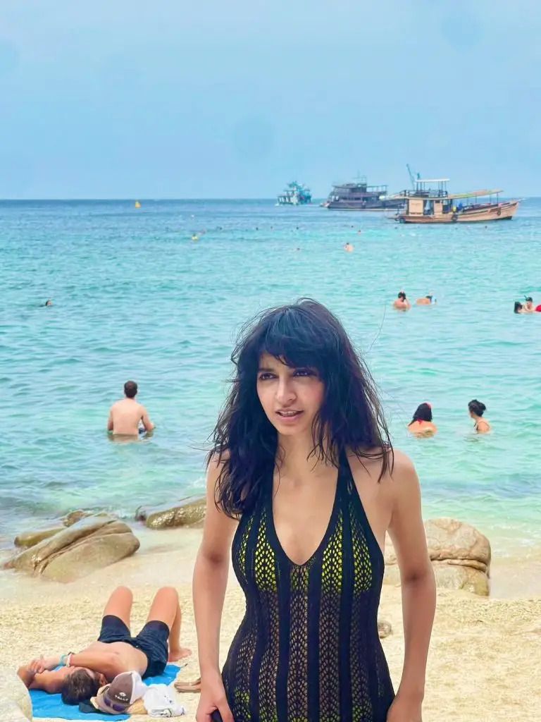 Mamya Shajaffar’s Bold Vacation Look Raises Eyebrows