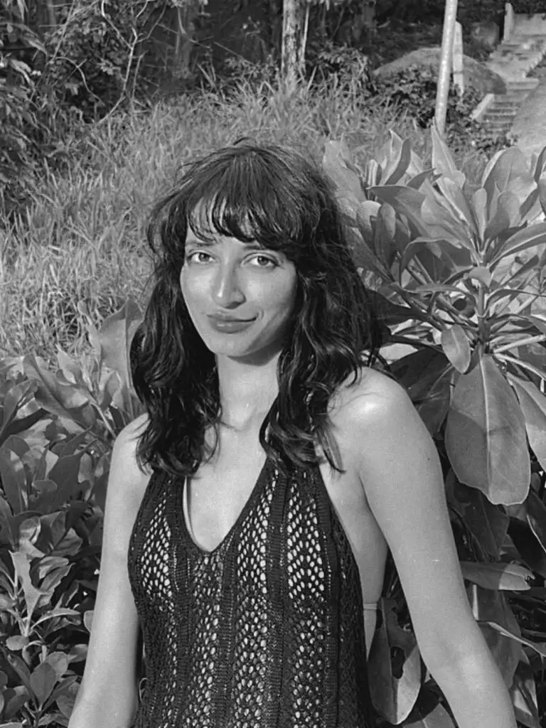 Mamya Shajaffar’s Bold Vacation Look Raises Eyebrows