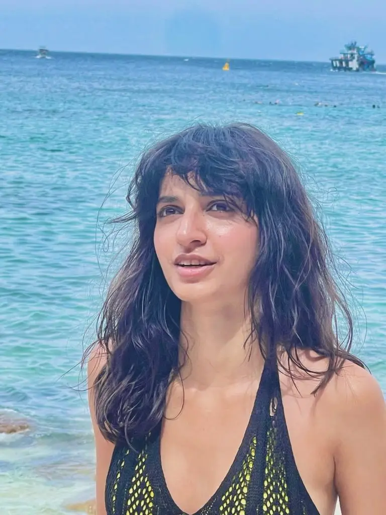 Mamya Shajaffar’s Bold Vacation Look Raises Eyebrows