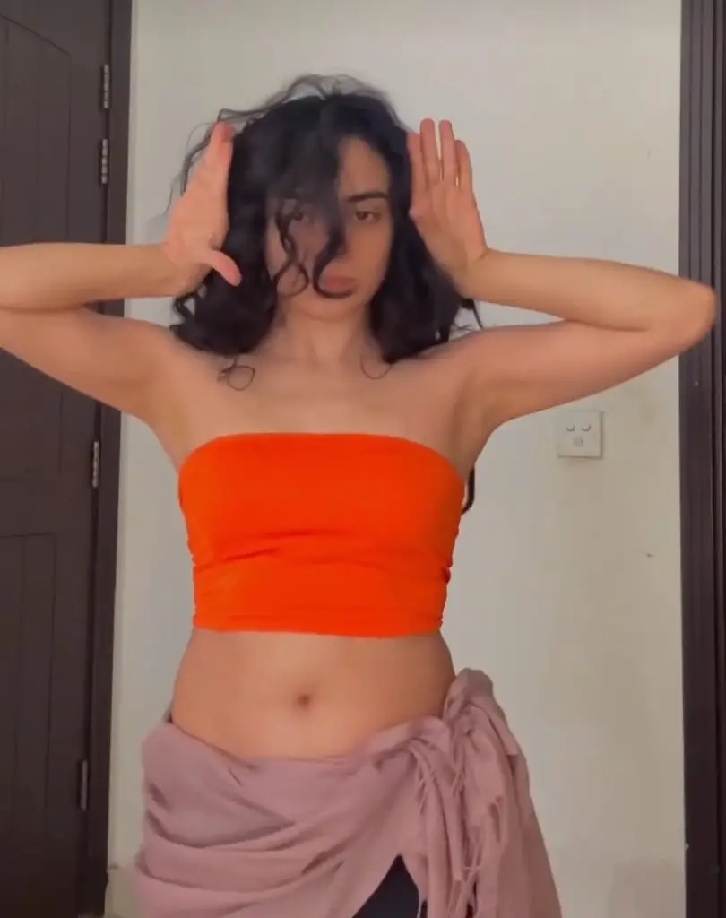 Mehar Bano’s Vulgar Dance & Dressing Severely Criticized