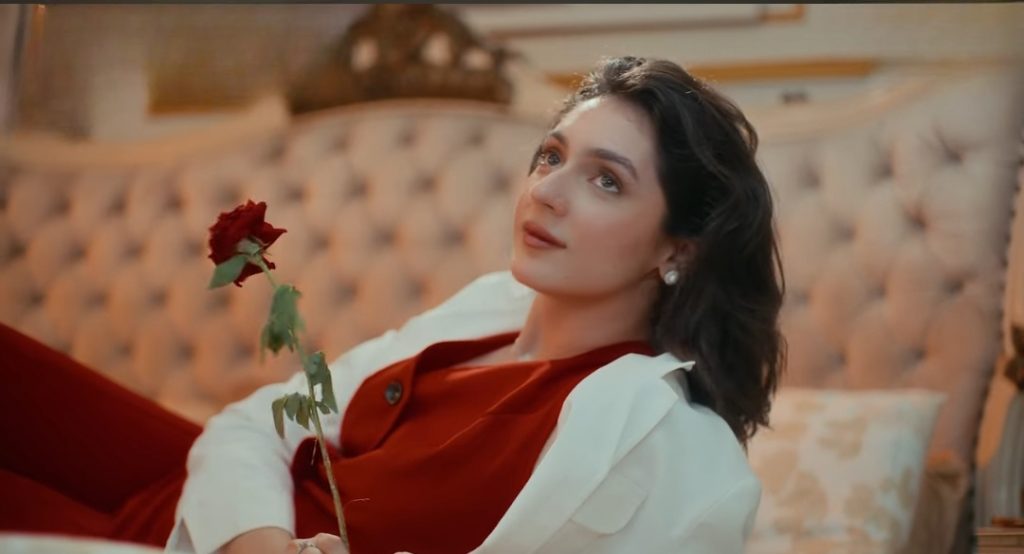 Main Zameen Tu Aasman Cast Schedule and Timings