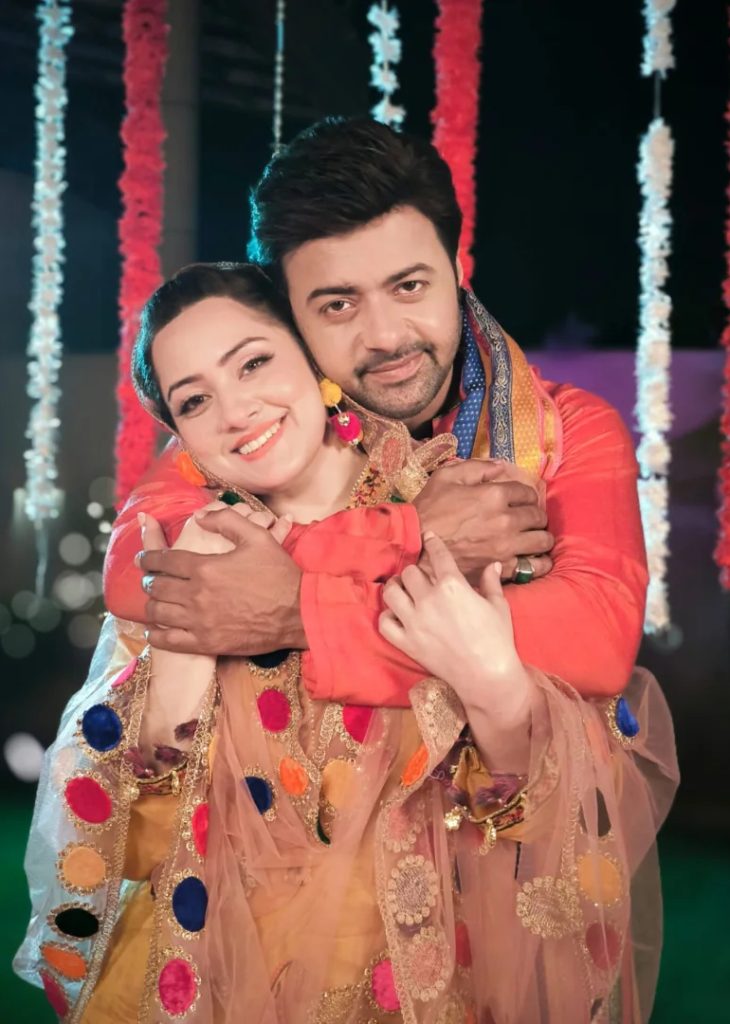 Pakistani Celebrity Couples Who Fell In Love On Set