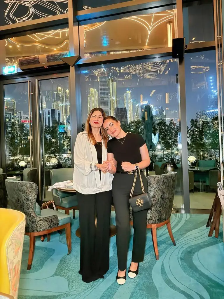 Shagufta Ejaz Sweet Clicks With Daughter