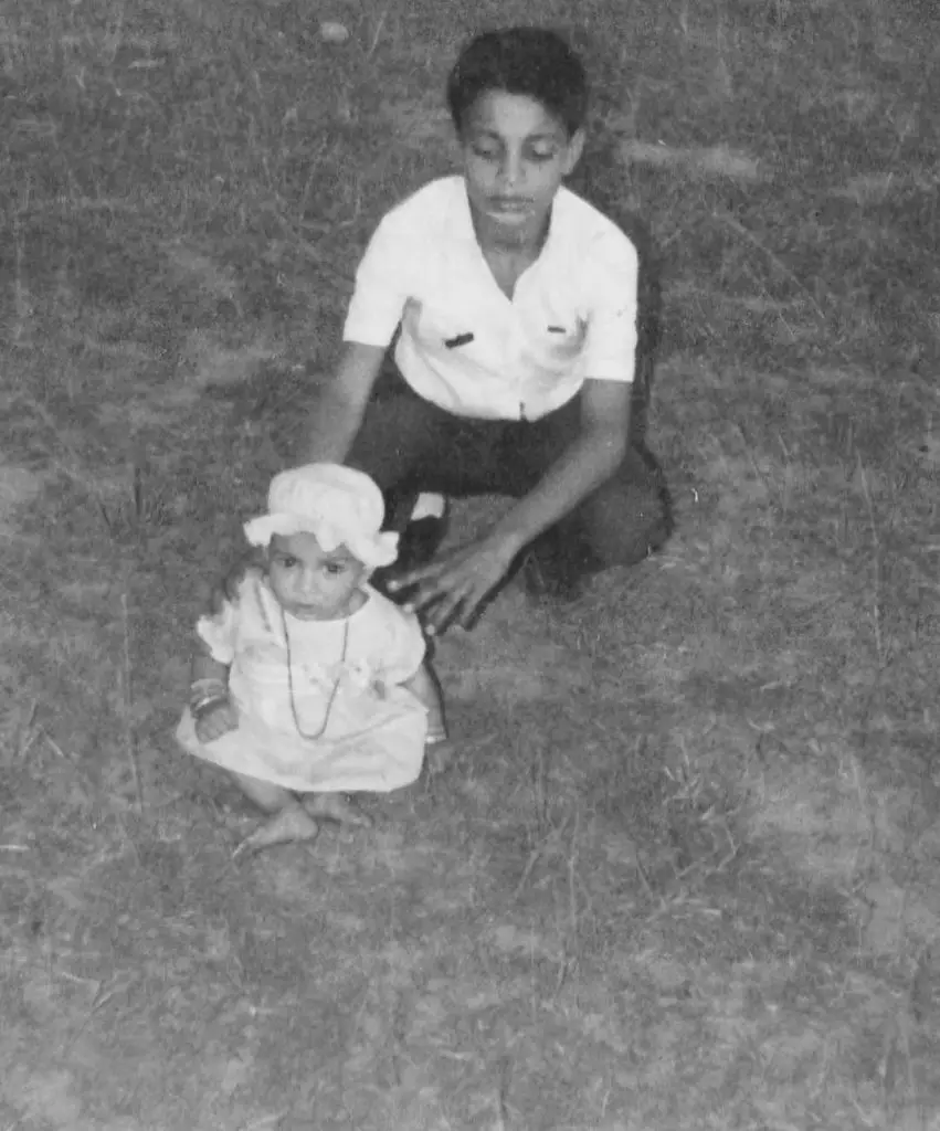 Famous Pakistani Stars Childhood Pictures