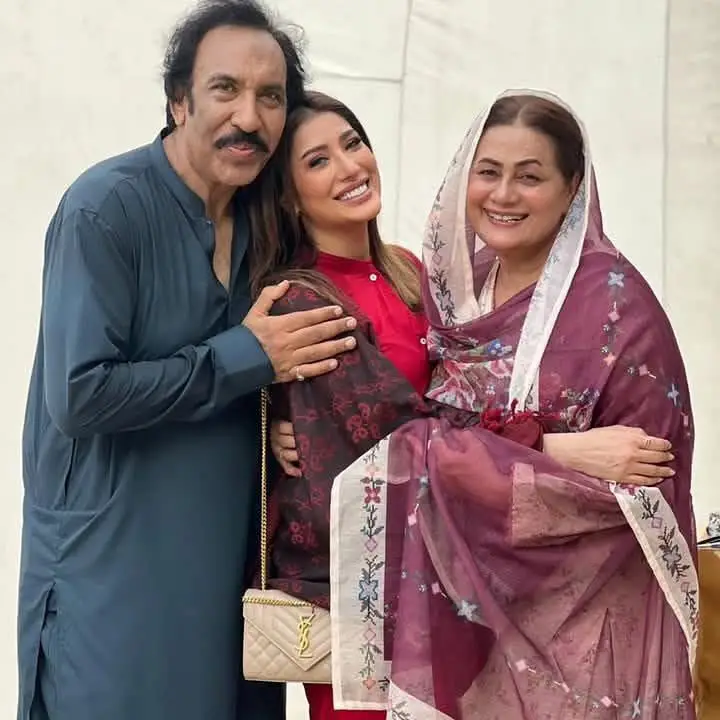 Afsheen Hayat Bids Farewell To Dayan with Unseen Pictures