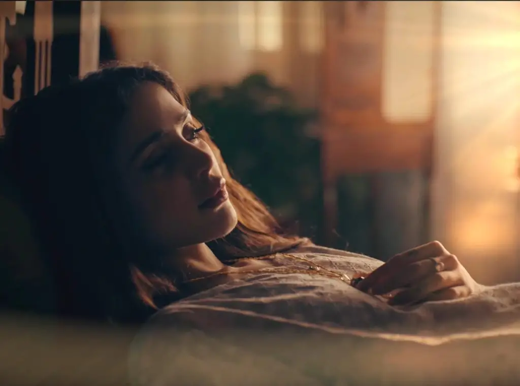 Aima Baig’s Catchy Song Video Featuring Shuja Asad