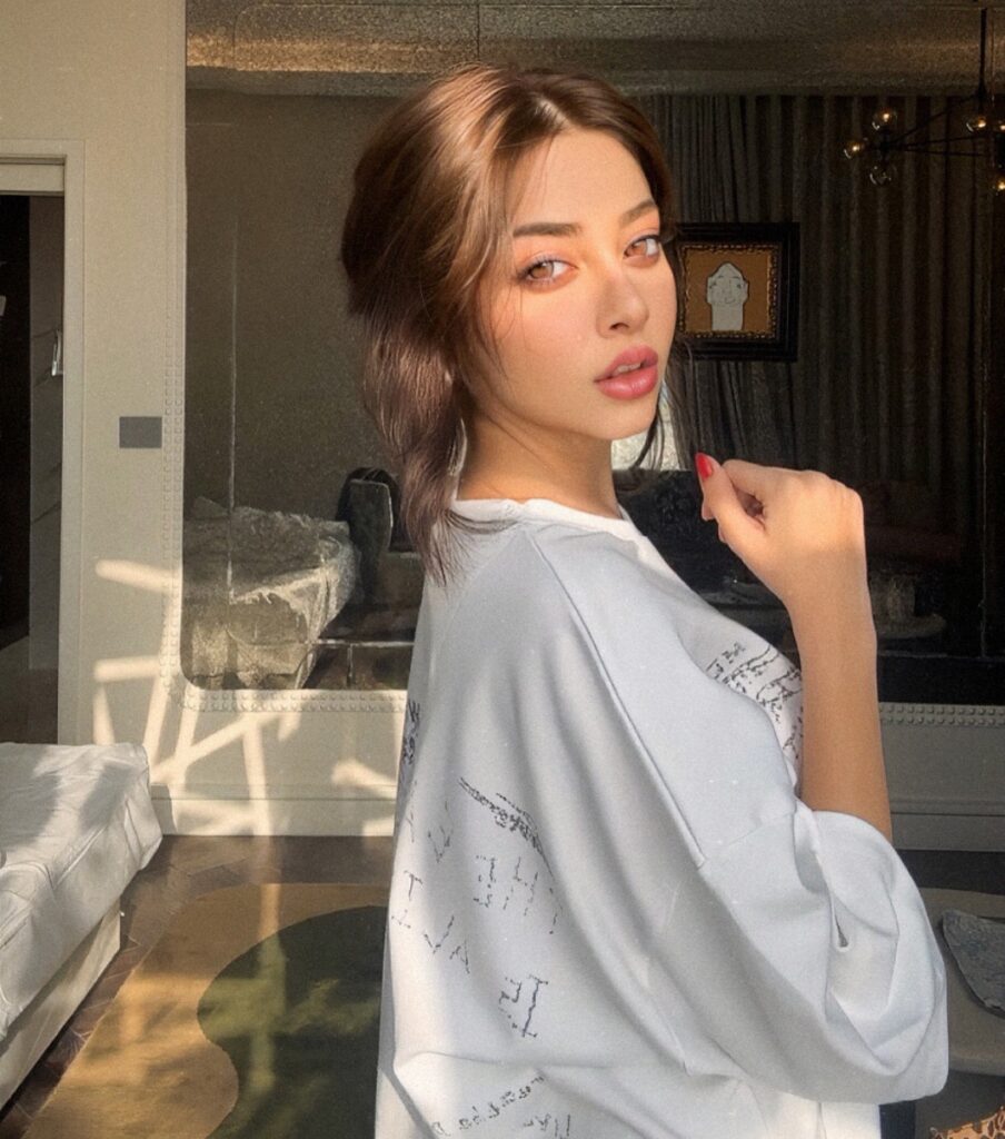 Alizeh Shah Calls Out Haters Who Taunt Her Cosmetic Surgeries