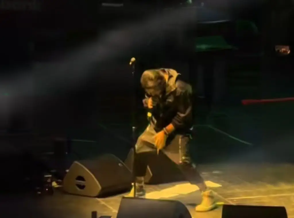 Atif Aslam’s Style & Conduct Severely Criticized