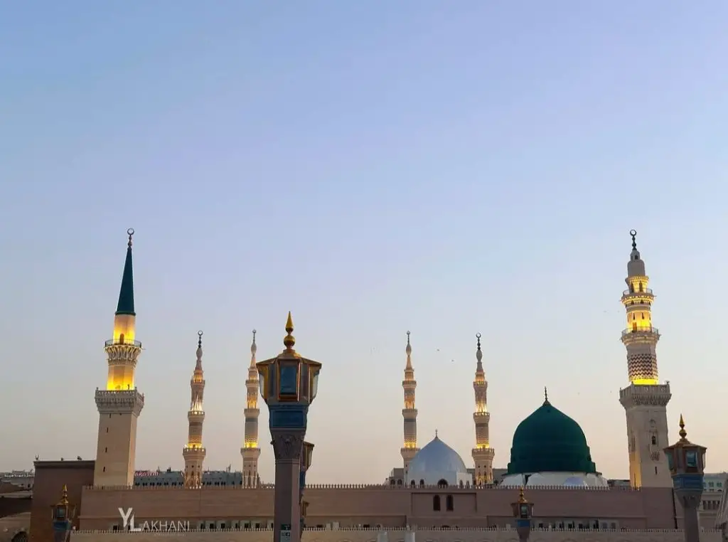 Pakistani celebrities in Madinah on Eid Milad un Nabi 2025