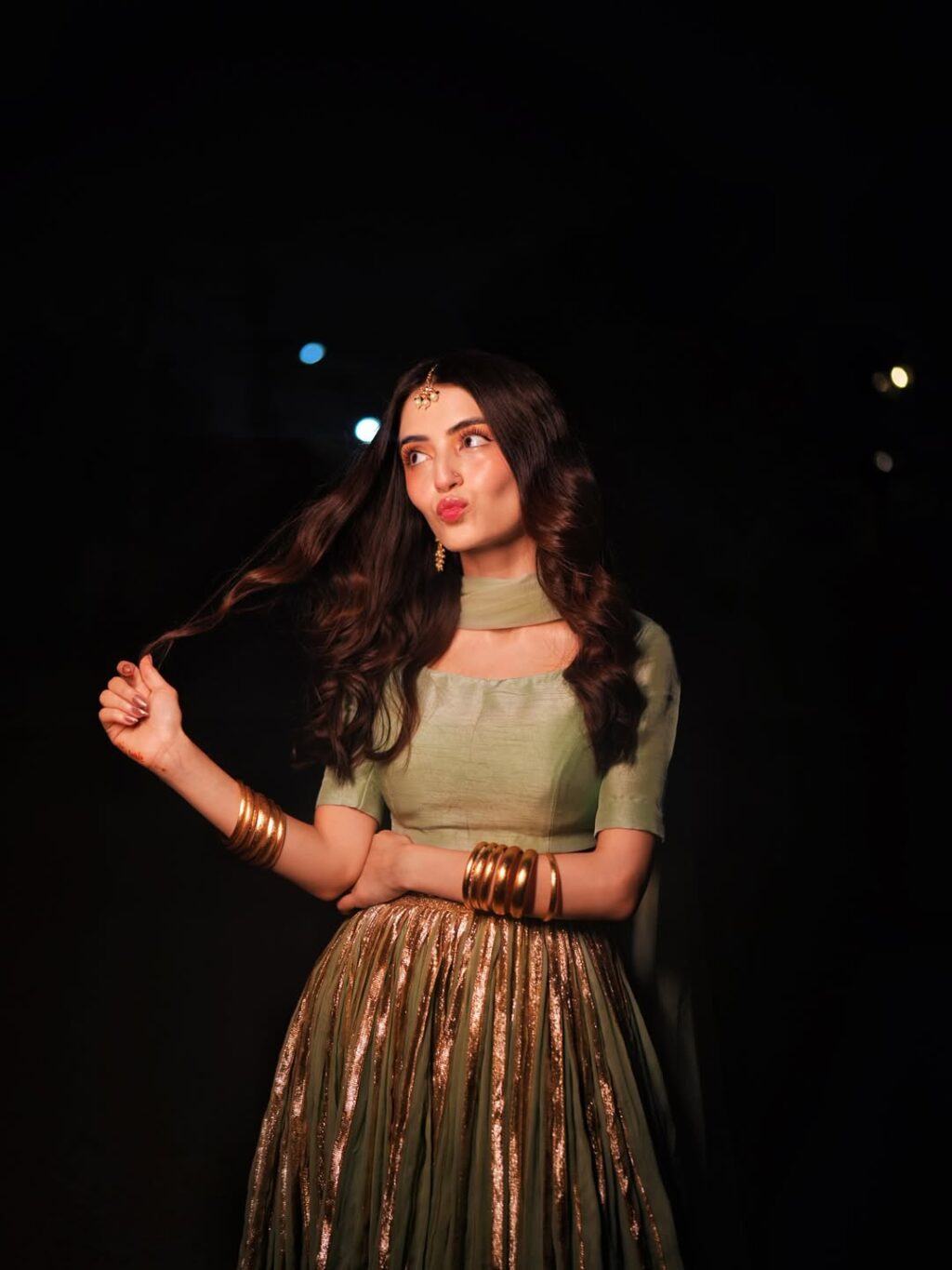 Merub Ali HD Clicks From Brother’s Qawali