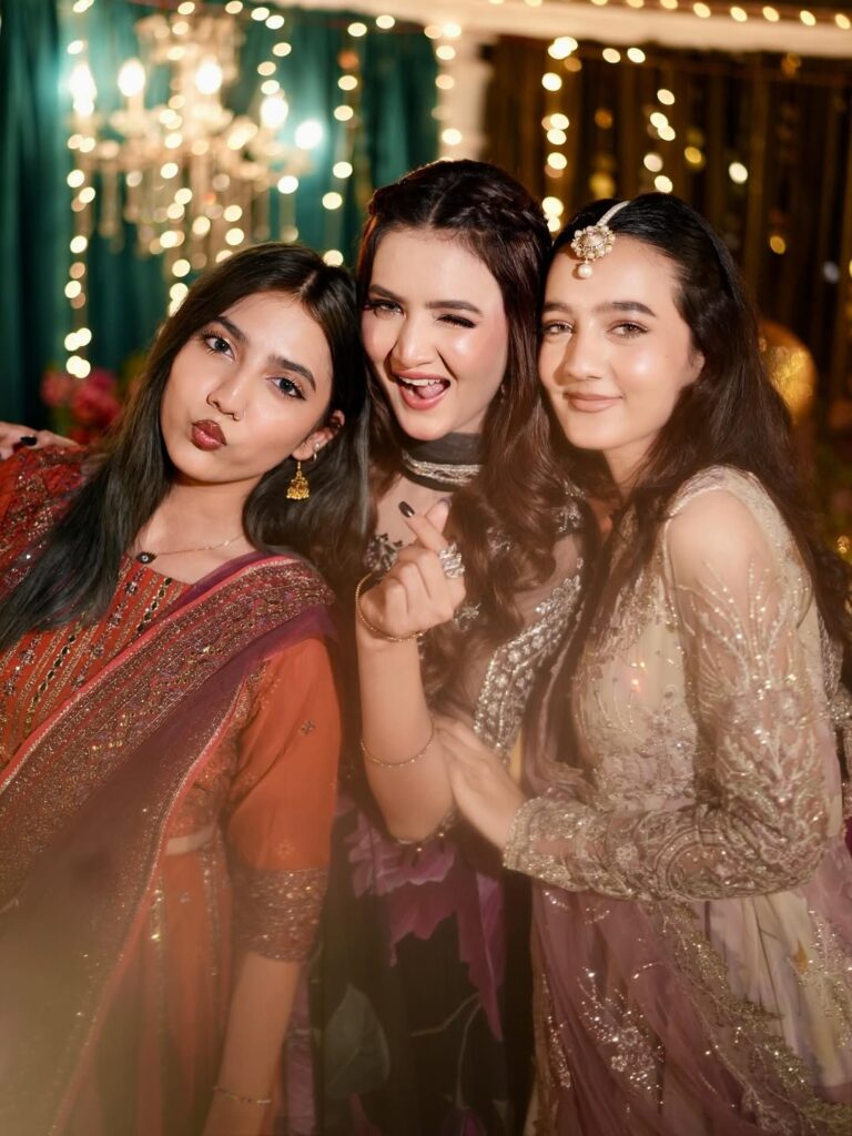 Merub Ali HD Clicks From Brother’s Qawali