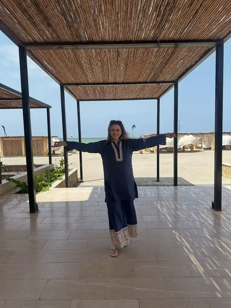 Saba Faisal’s Beach Party with Friends