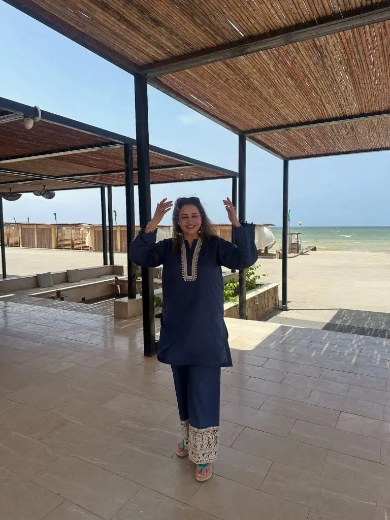 Saba Faisal’s Beach Party with Friends
