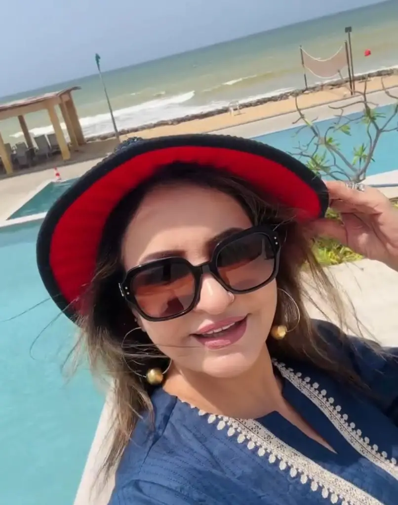Saba Faisal’s Beach Party with Friends