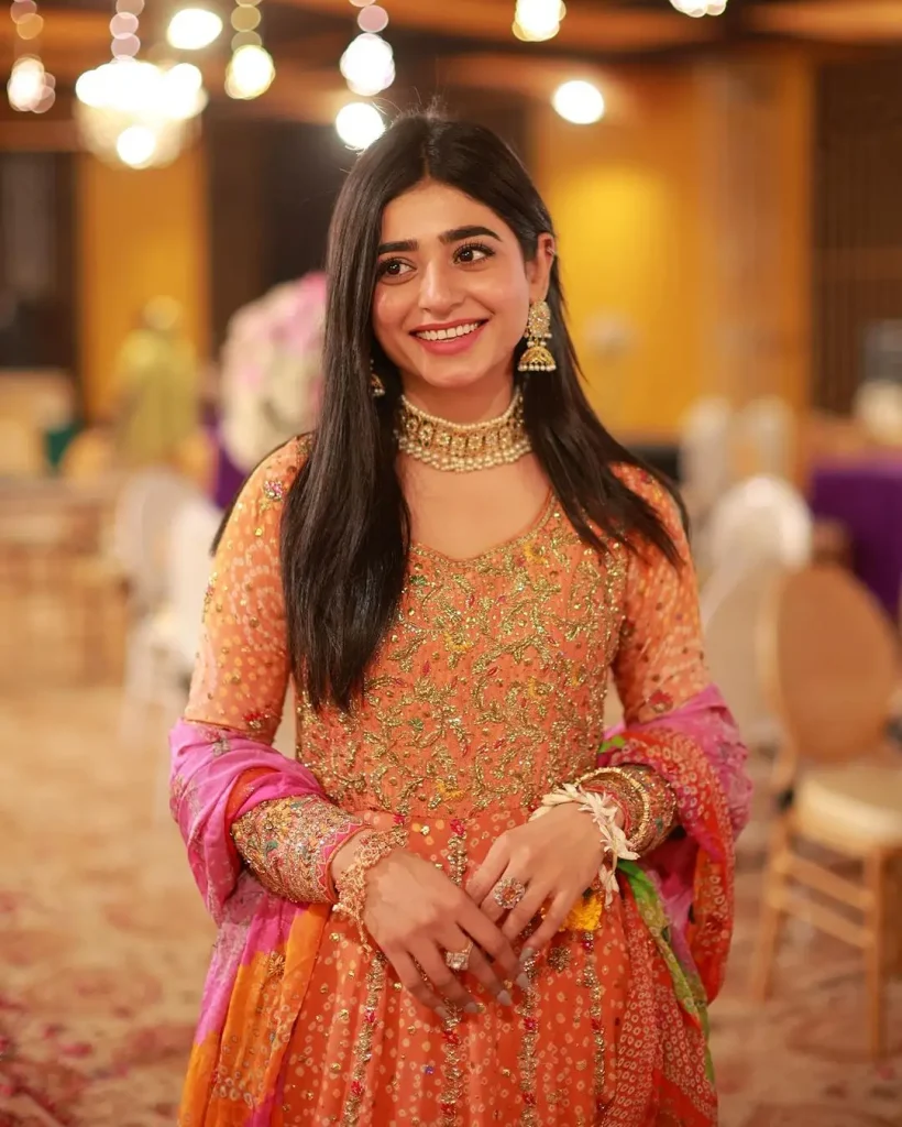 Sehar Khan Shares Heartwarming Moments from Umrah Journey