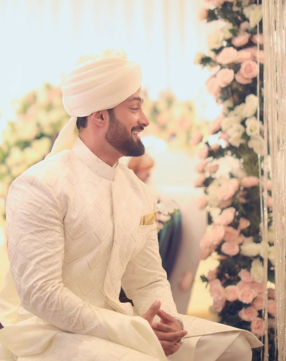 Umair Jaswal Wife Face Reveal Gets Love