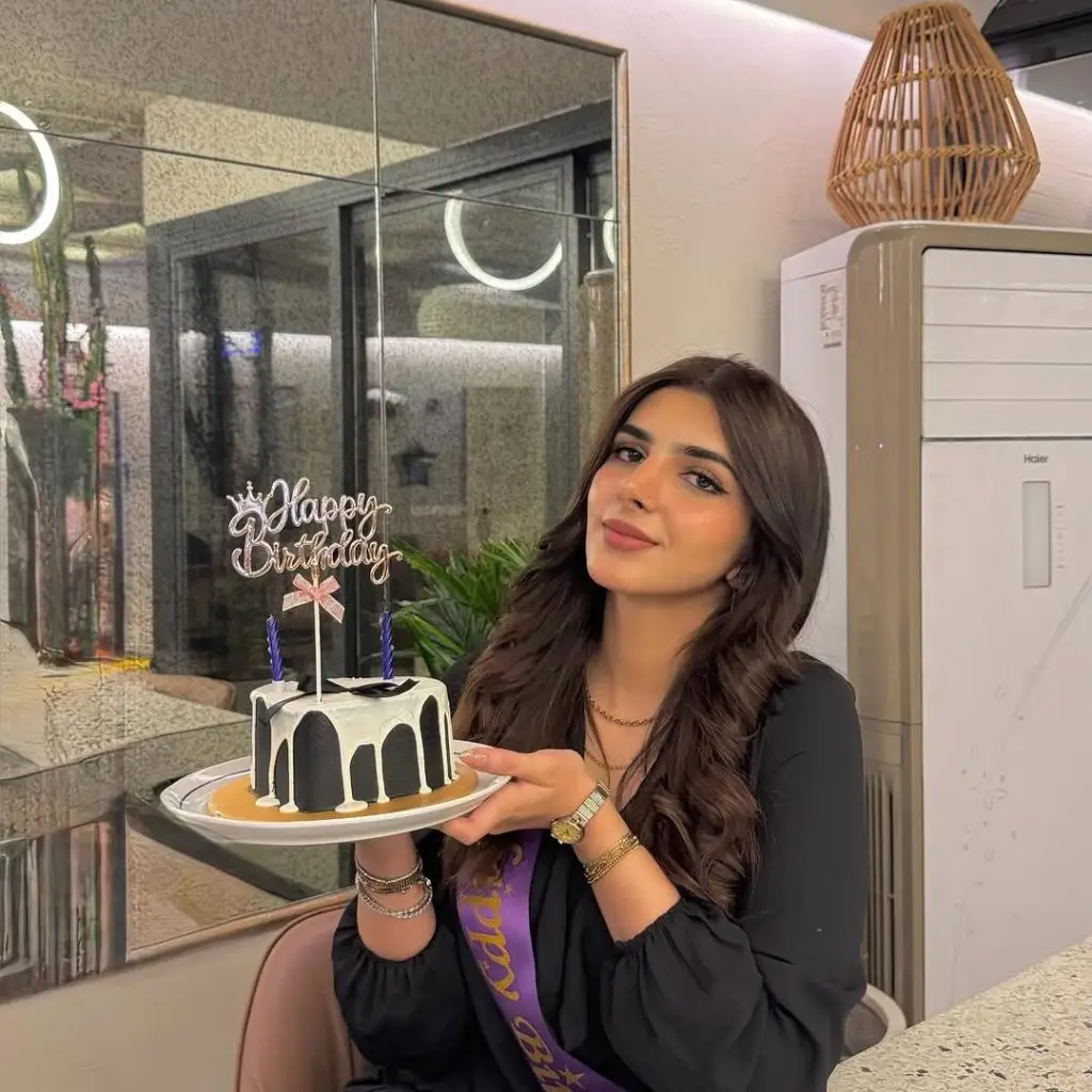 Laadli Fame Actress Vaneeza Sattar Celebrates Birthday