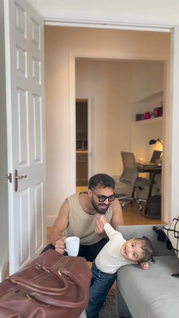 Zara Noor Abbas & Asad Siddiqui Vacation in London