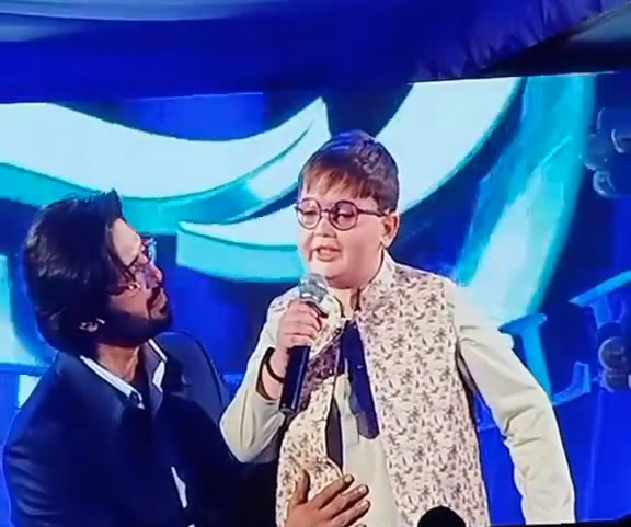 Ahmad Shah Breaks Into Tears At ARY Celebration