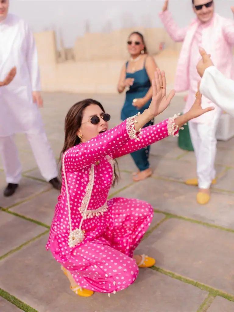 Ayeza Khan Shares Joyful Pictures From Brother’s Wedding