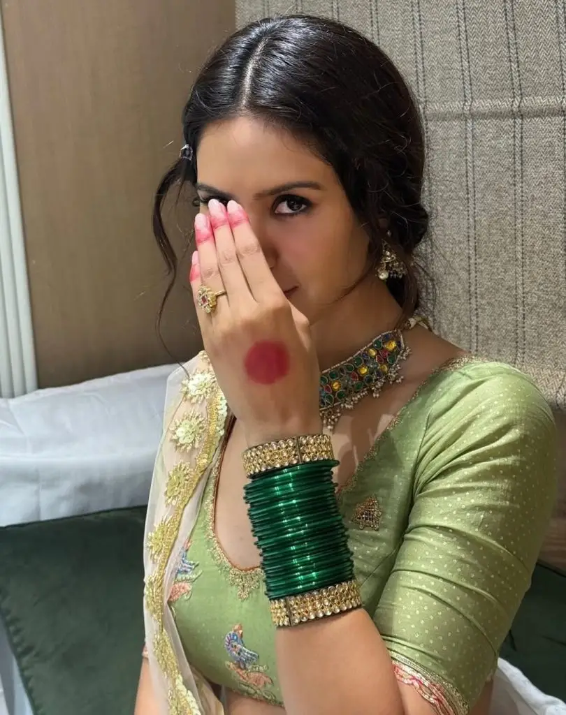 Bollywood Steals Bol Kaffara Casting Sonam Bajwa