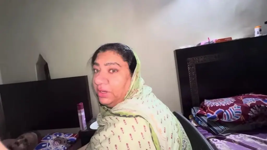 Daughters Film Father’s Death For Family Vlog