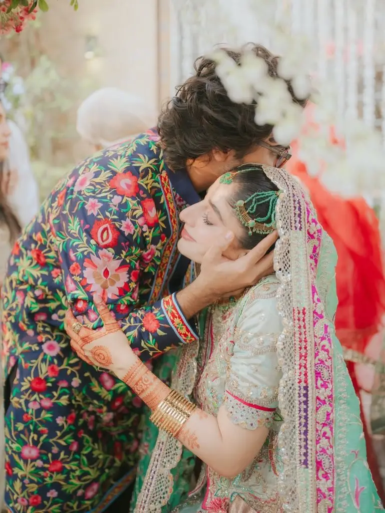 Urwa Hocane & Mawra’s Beautiful Borthday Wishes For Farhan Saeed