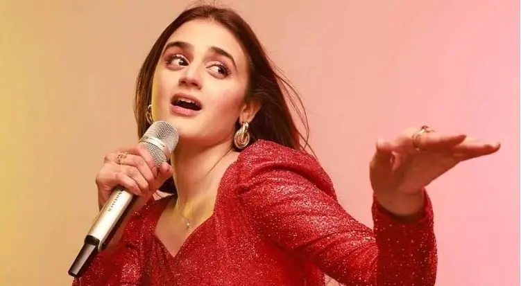 Hira Mani’s New Career Strategy : Social Media & Controversy?