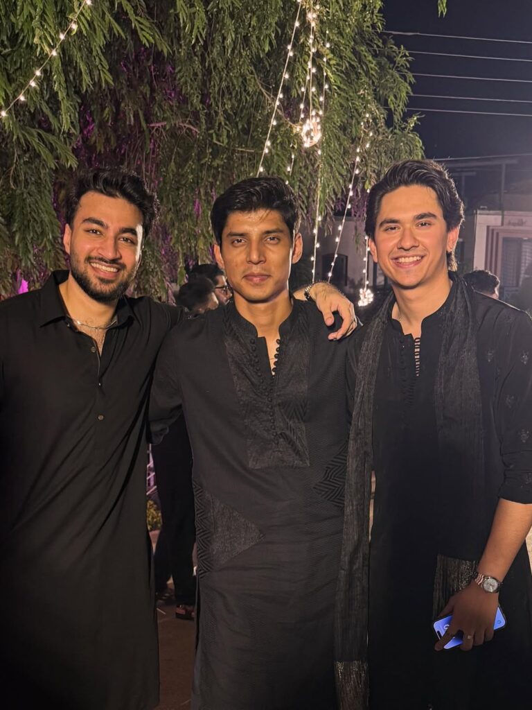 Merub Ali HD Clicks From Brother’s Qawali