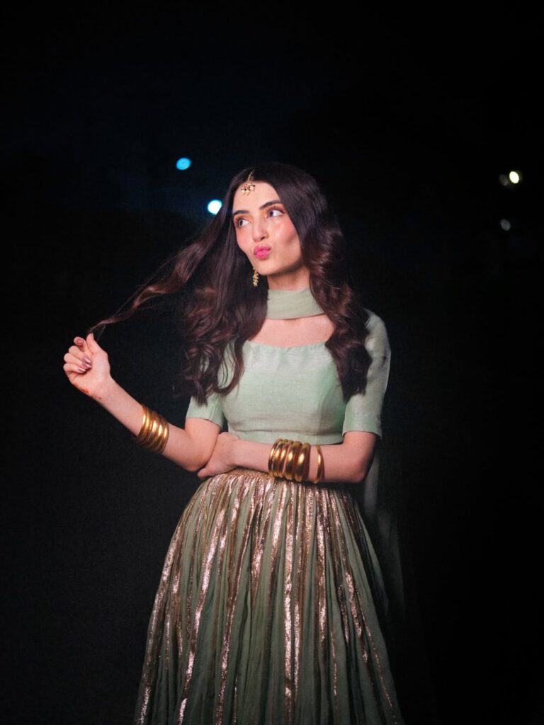 Merub Ali HD Clicks From Brother’s Qawali