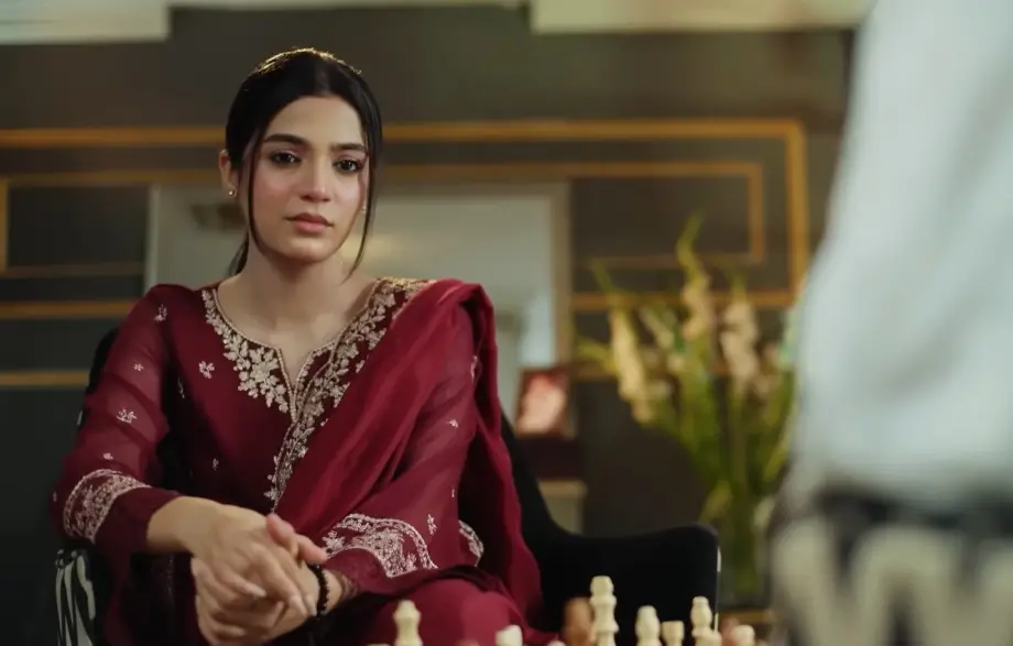 Mohra Episode 33 – Alizeh Criticized for Using Hamza as a Pawn