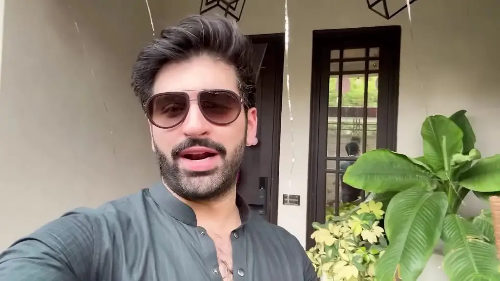Internet Applauds Muneeb Butt’s Joy On Third Daughter’s Birth