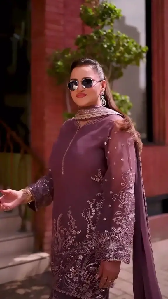 Saba Faisal’s Diva Vibes Get Mixed Reactions
