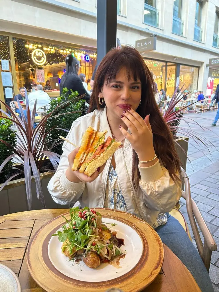 Zara Noor Abbas New Haircut Fails To Impress Fans
