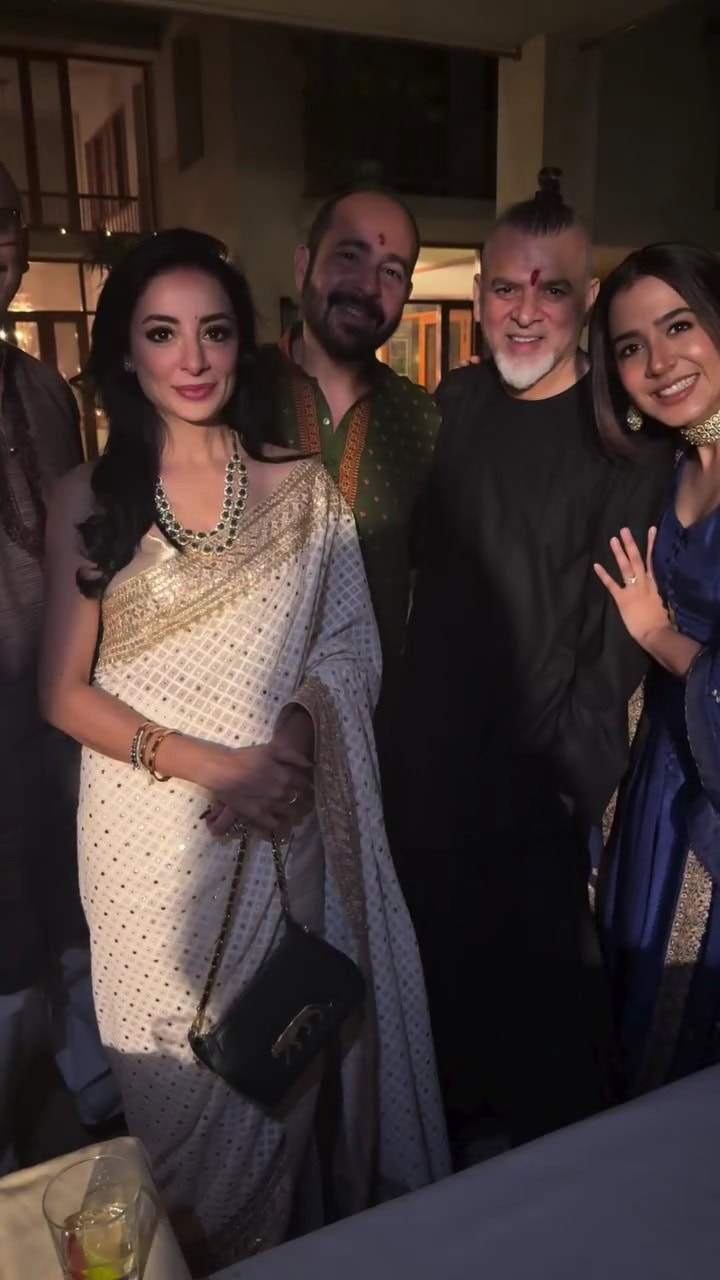 Pakistani Stars Celebrate Diwali In Style