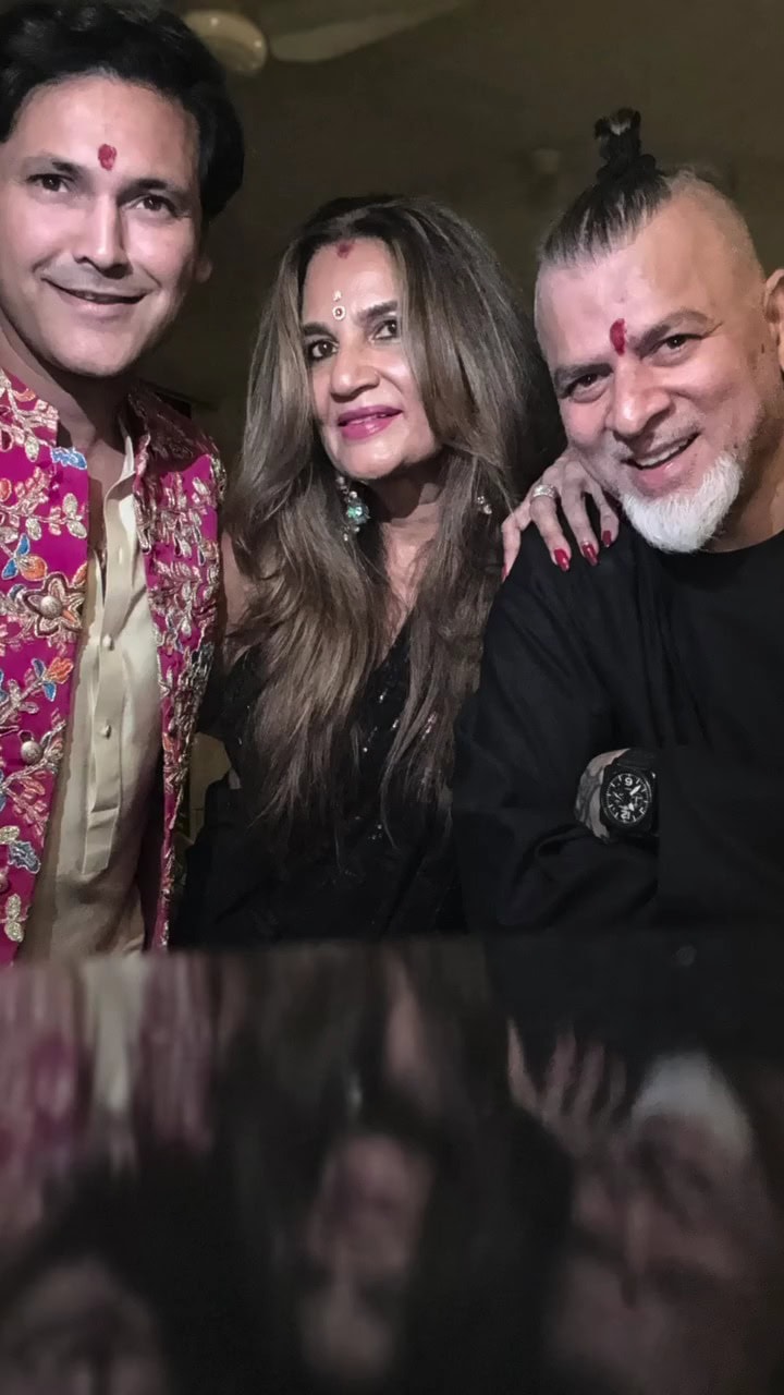 Pakistani Stars Celebrate Diwali In Style