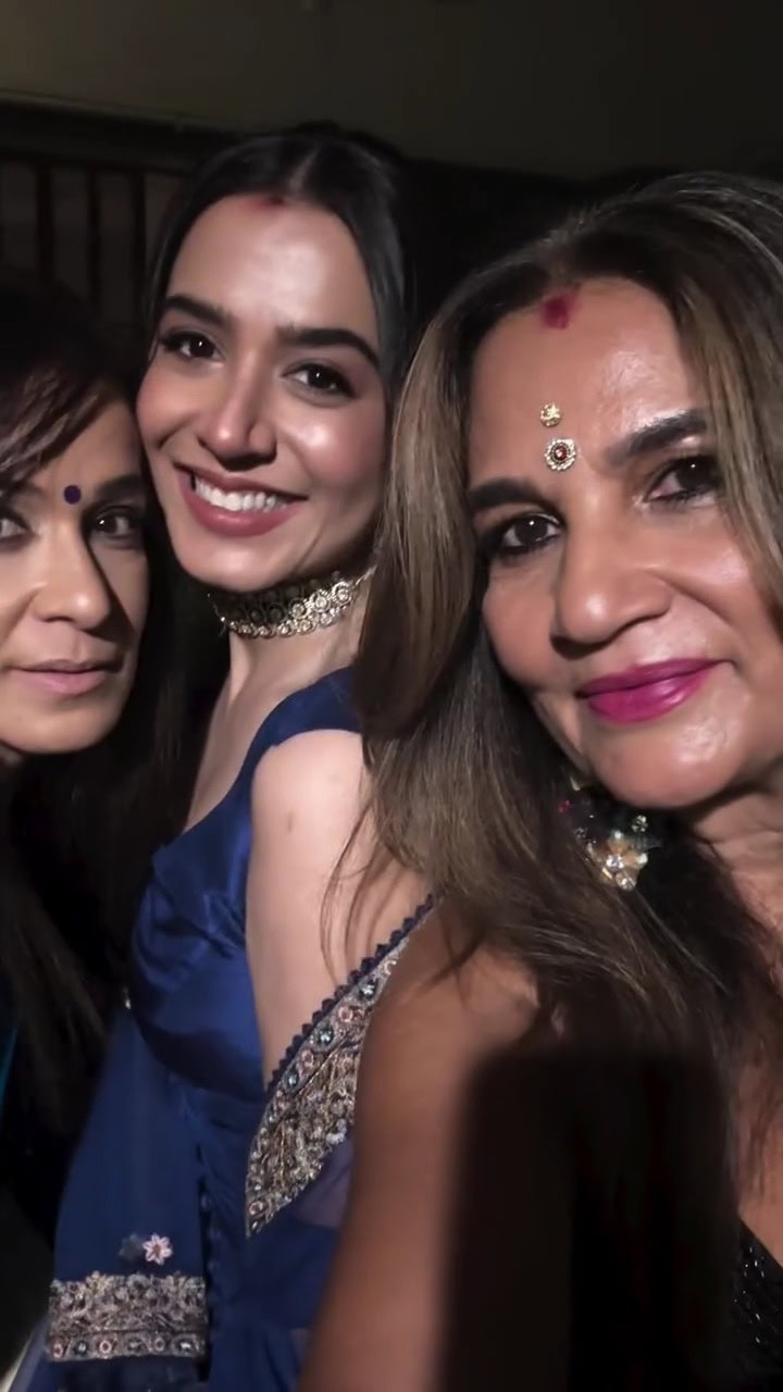 Pakistani Stars Celebrate Diwali In Style
