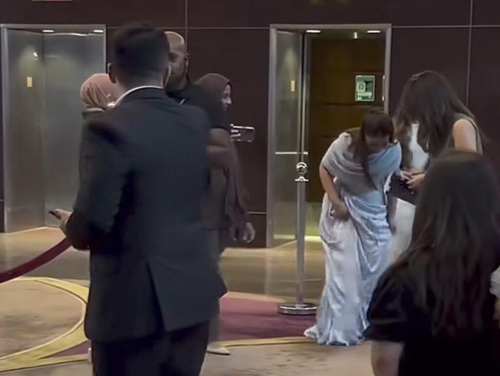 Dananeer Mobeen’s Fall on Hum Awards Red Carpet Under Discussion