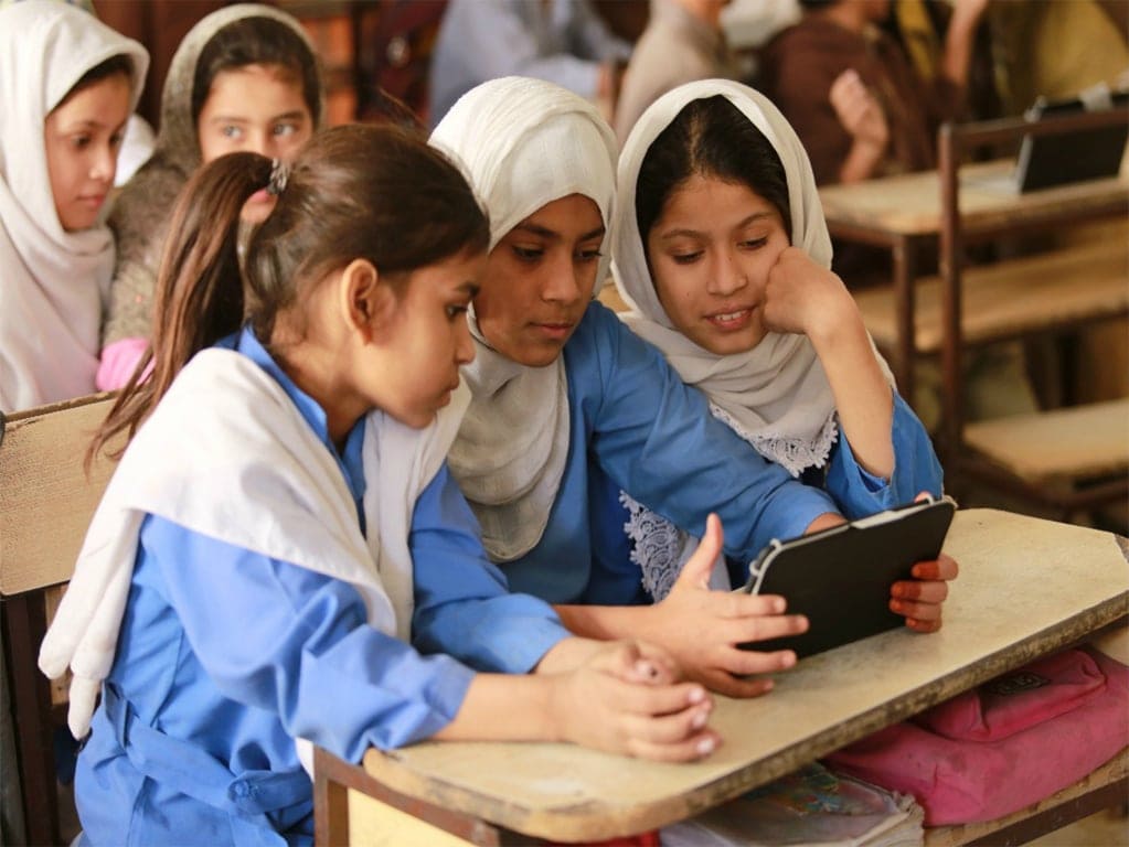 Is Showing Teacher-Student Romance In Pakistani Dramas Dangerous?