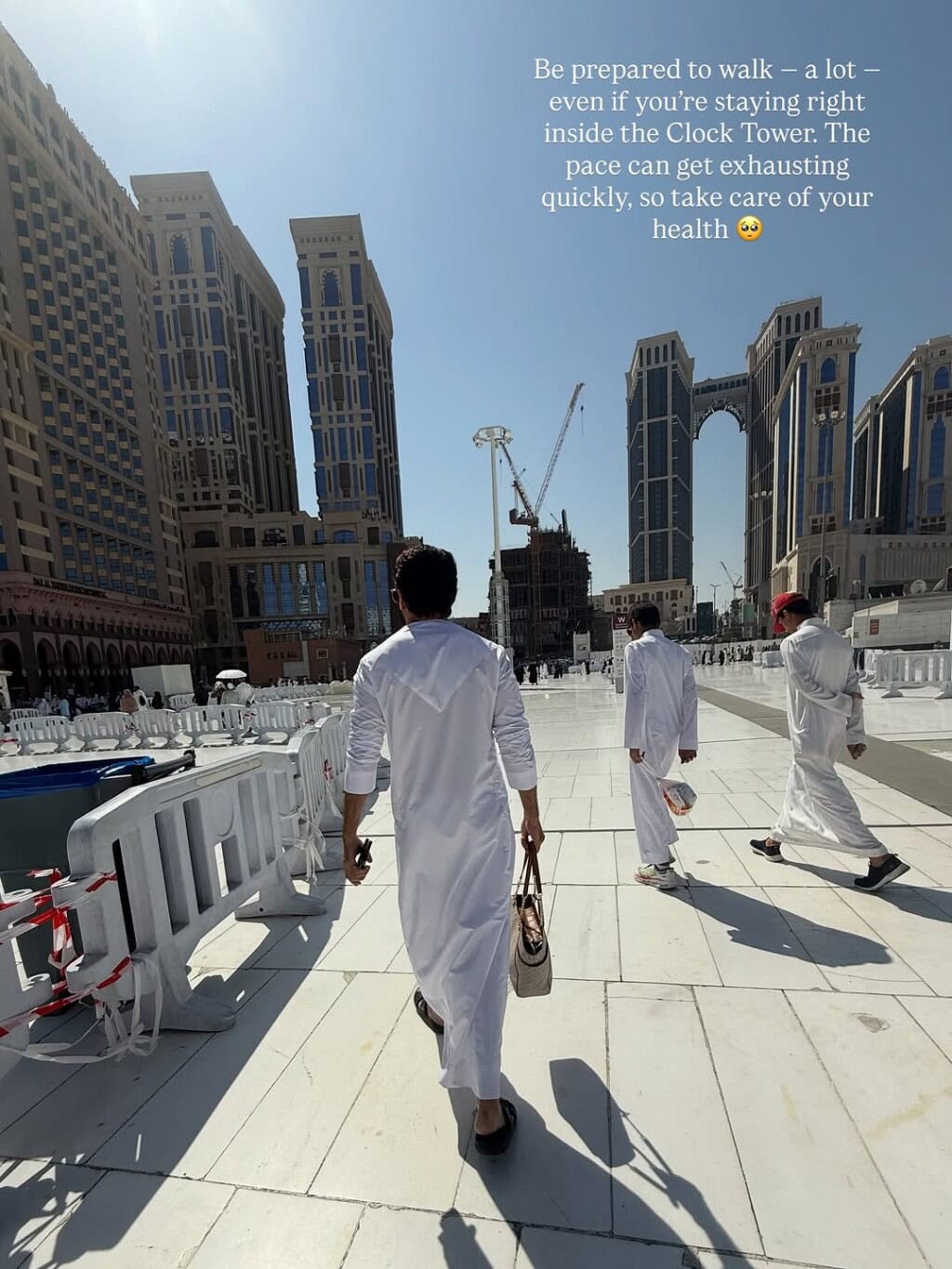 Hira Khan and Arsalan Khan Perform Umrah Hira Khan and Arsalan Khan Perform Umrah