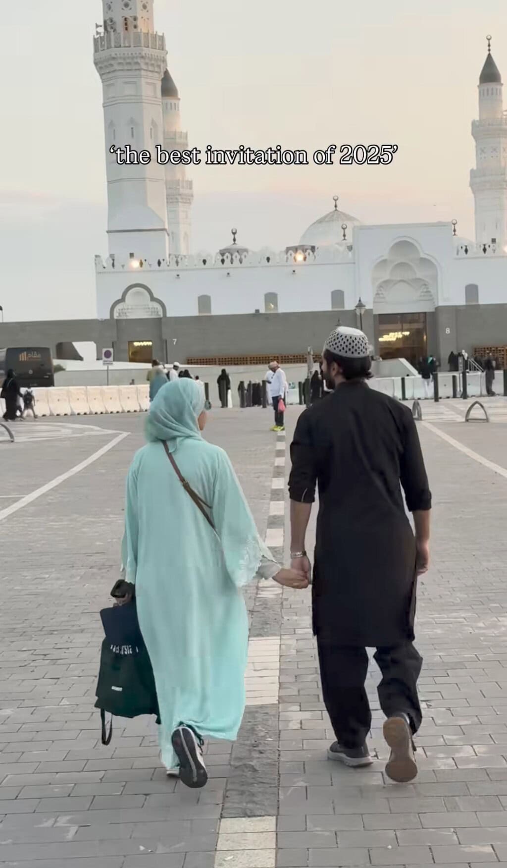 Hira Khan and Arsalan Khan Perform Umrah Hira Khan and Arsalan Khan Perform Umrah