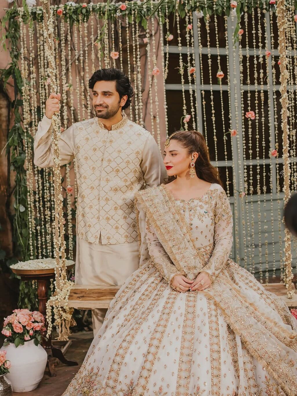 Dananeer Mobeen and Ahad Raza Mir’s Romantic Photoshoot