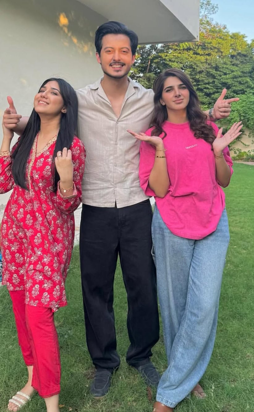 Laadli Fame Vaneeza Sattar Bids Farewell to Her First Project Laadli Fame Vaneeza Sattar Bids Farewell to Her First Project
